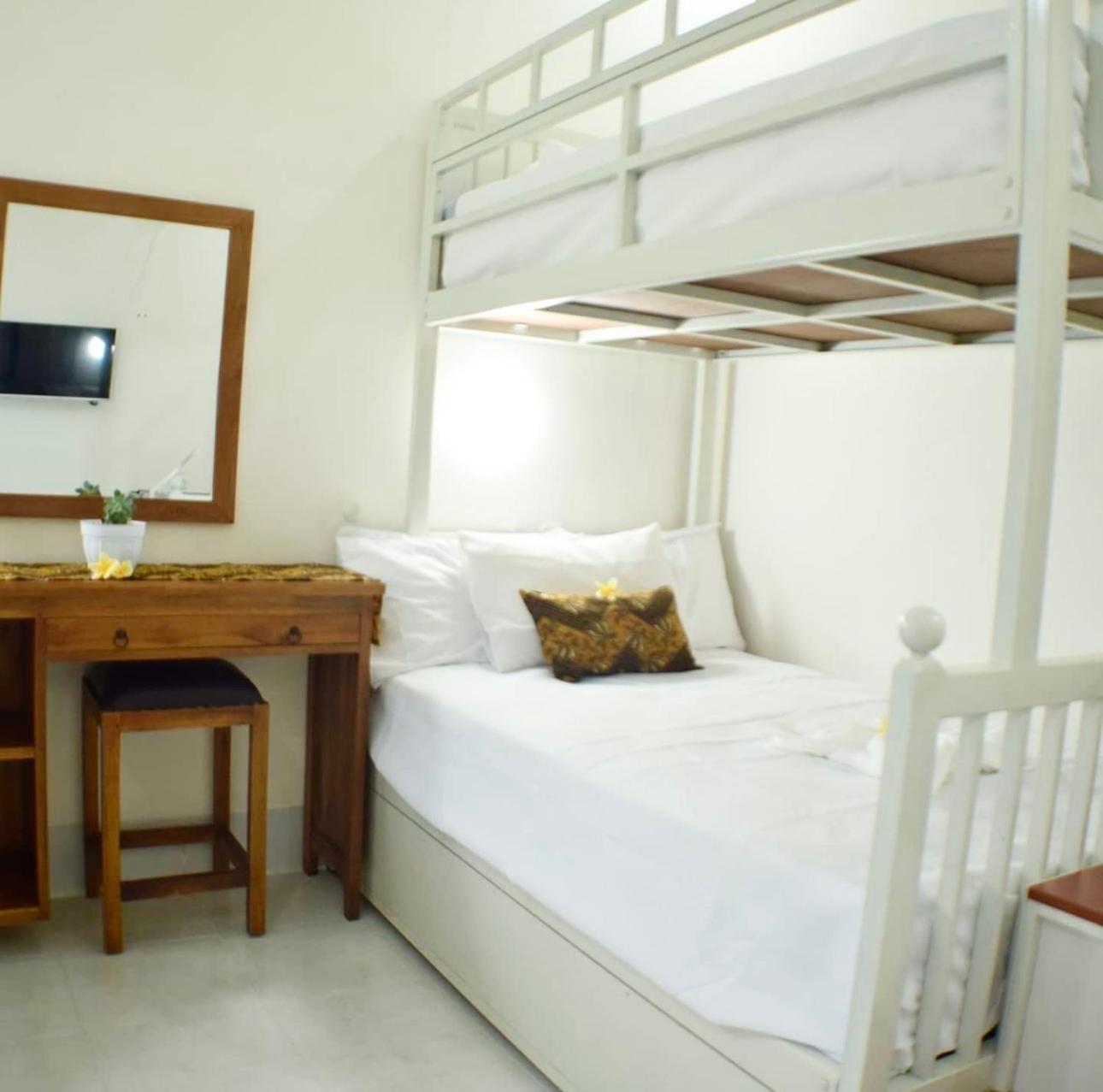 Kj Inn Homestay Senggigi Exterior photo